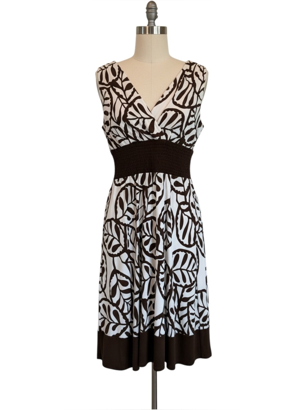 Rabbit Rabbit Rabbit Designs Brown White Leaf Print Sleeveless Midi Dress 8 - Picture 10 of 10